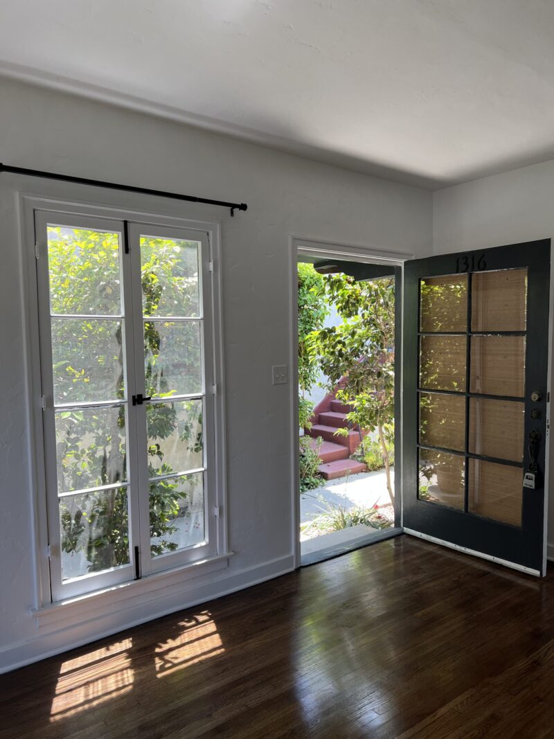 ON HOLD!!!!! 1316 Montana St. Silver Lake CA. 90026. 1 Bed, 1 Bath with hardwood floors, central air and heat, in-unit washer and dryer, parking and a balcony! $3,000