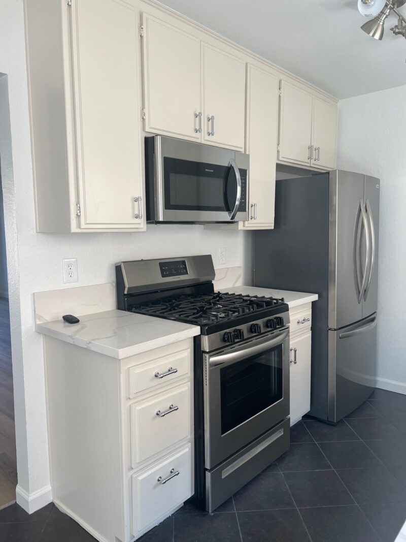 ON HOLD!!! 5439 Whitsett Ave. #6 Valley Village, CA. 91607.  Updated 2 Bed, 2 Bath townhouse with attached garage, fireplace and central Air/Heat.  $2,995